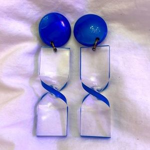 True VINTAGE lucite plastic twist blue clip on earrings retro